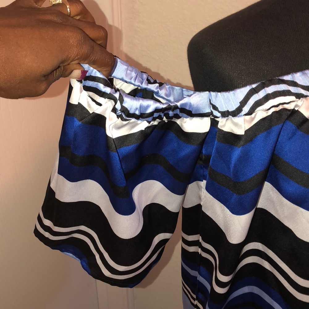 Blouse - Picture 2 of 3